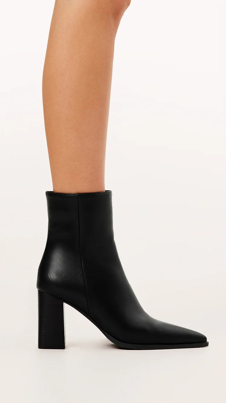 Xavion Boots - Black