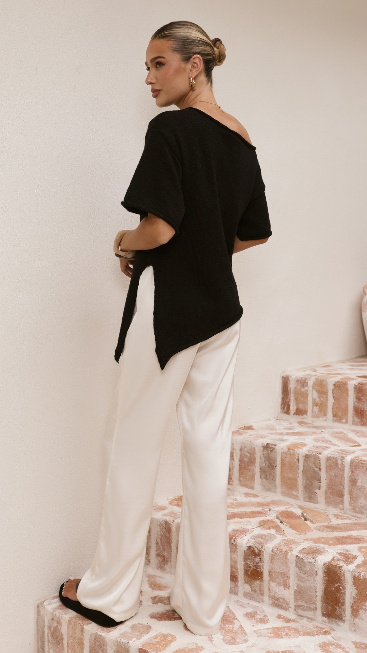 Cascadia Off Shoulder T-Shirt - Black