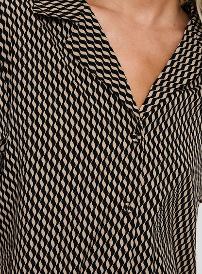 Begonia Shirt Beige / Black