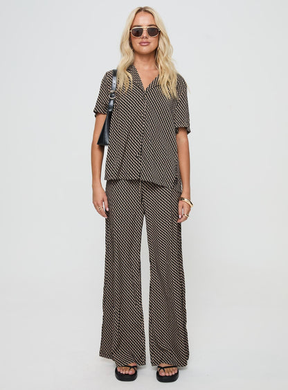 Begonia Shirt Beige / Black