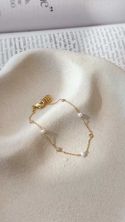 Nina Bracelet - Gold / Pearl