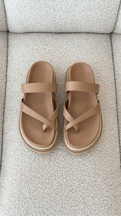 Amia Slide - Light Cashew