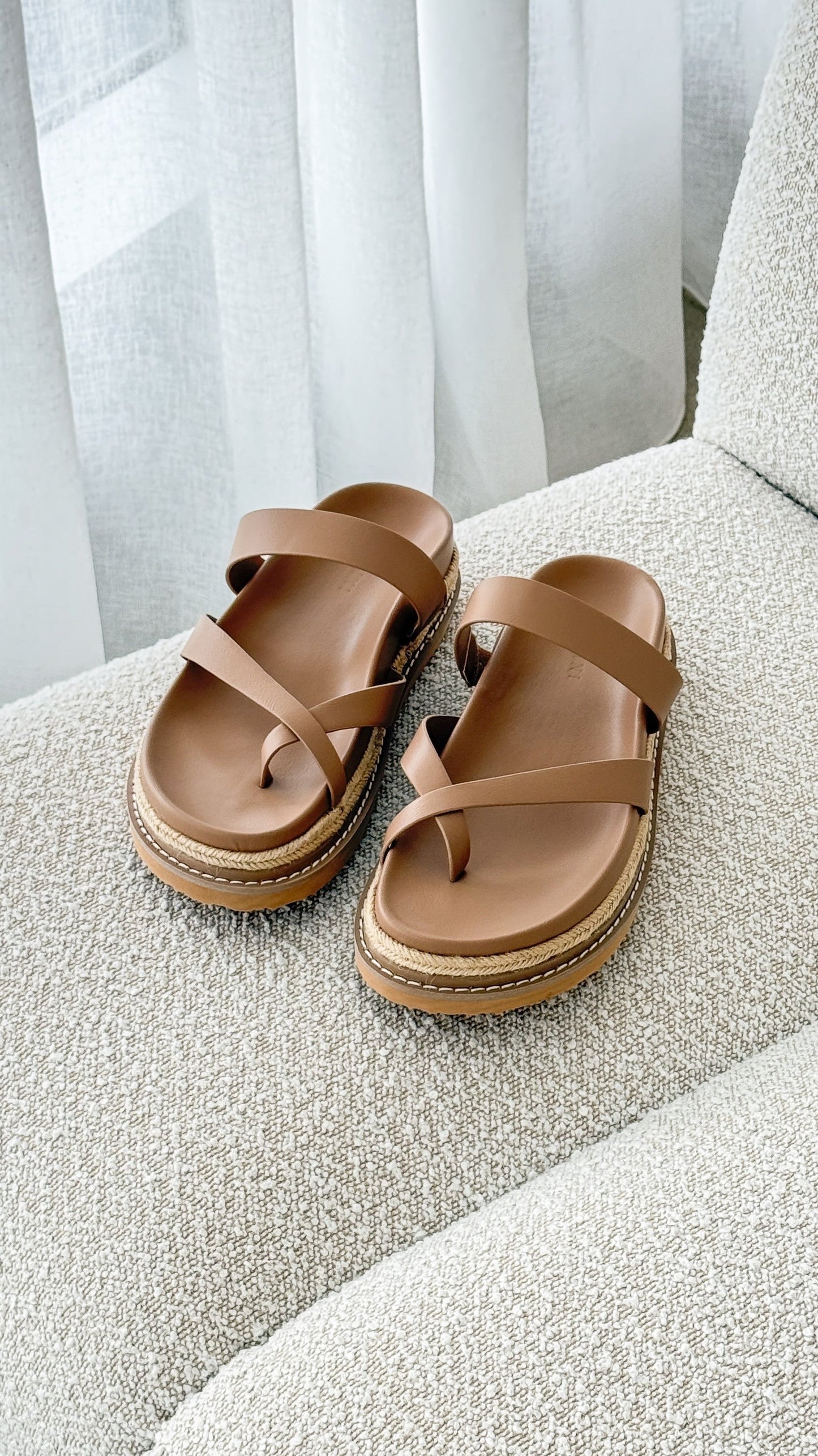 Amia Slide - Light Cashew